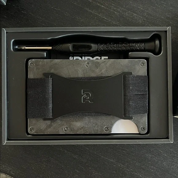 Ridge RFID Wallet, Forged Carbon w/Cash Strap, NIB, NWT - Picture 6 of 6